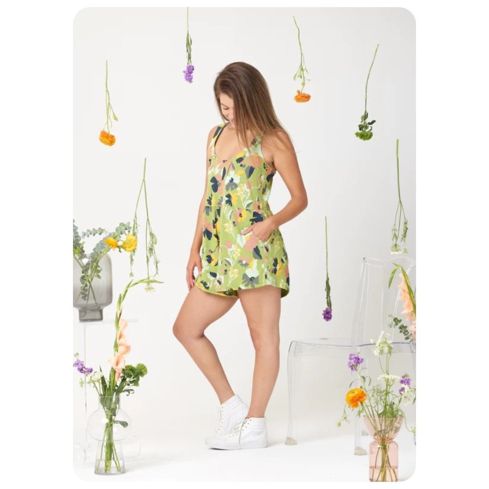 Known Supply Green Martini Olive Floral Sleeveless Ivy Romper sz M